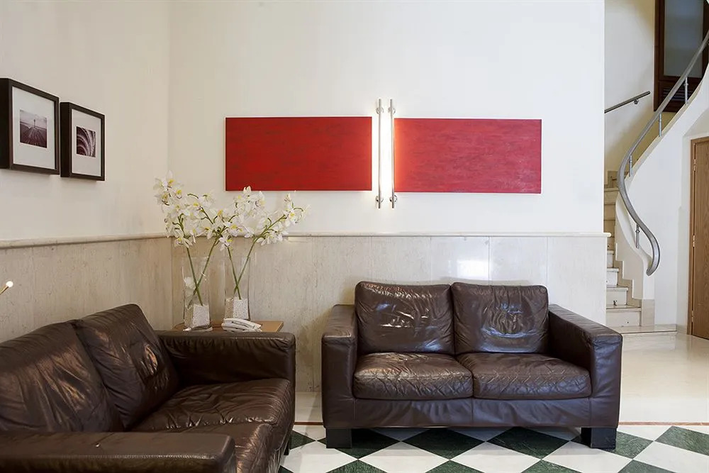 Plaka Hotel
