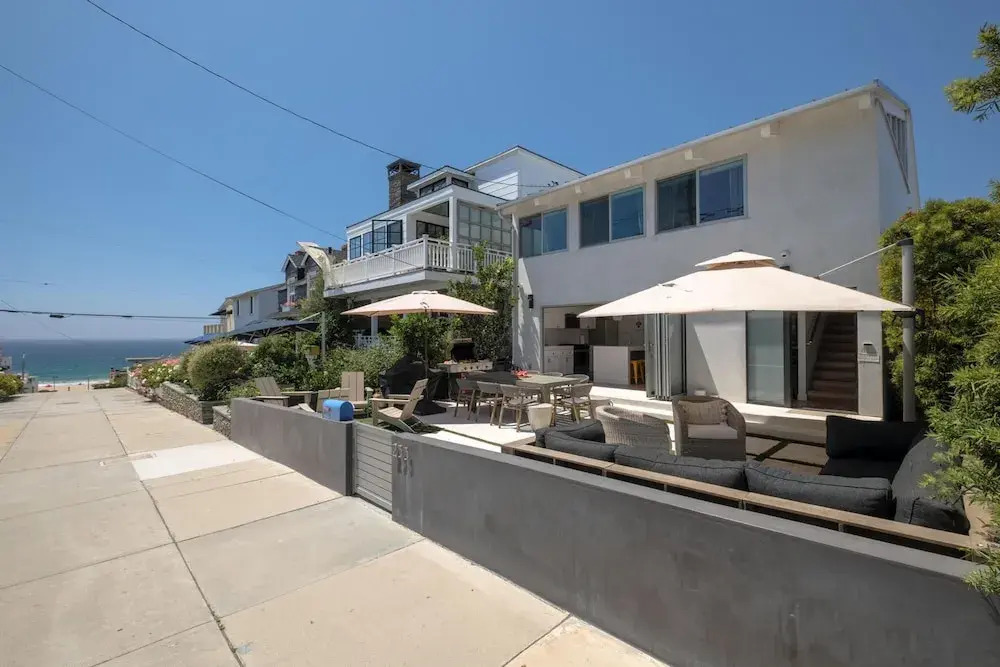 Your Coastal Getaway in Manhattan Beach Awaits