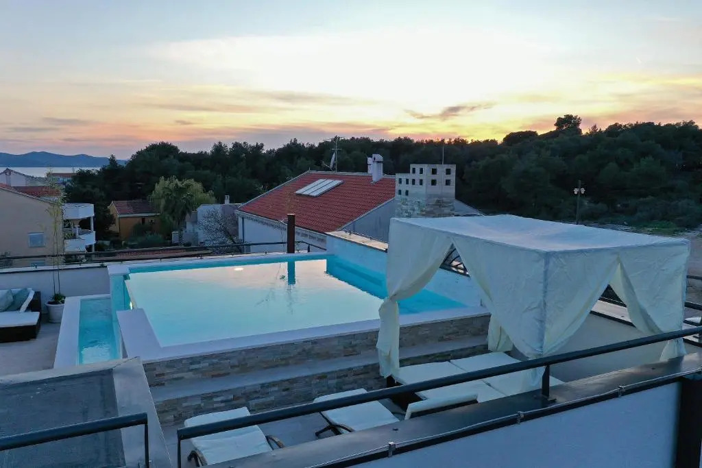Rooftop pool & terrace - Villa Bellavista