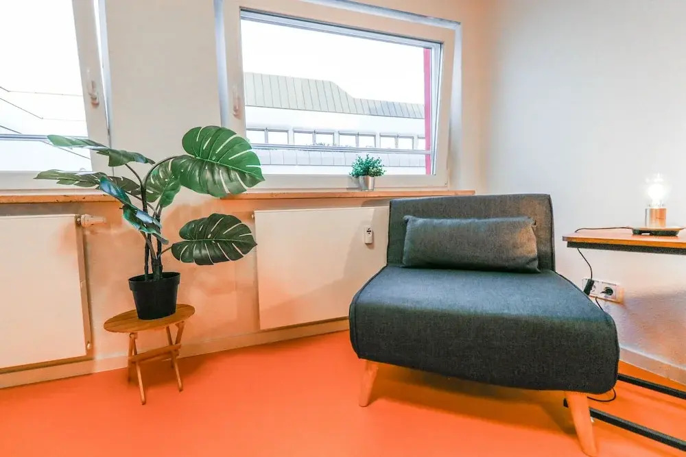 Sunny hostel room for 3