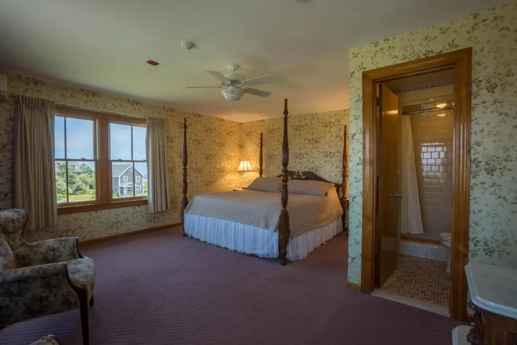 Rose Farm Inn
