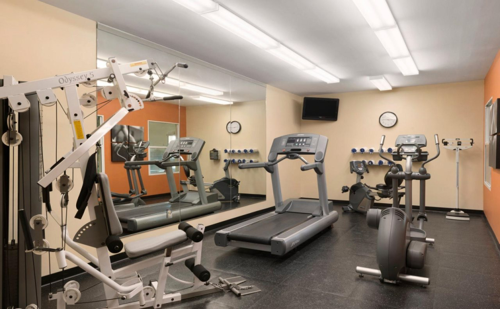 Country Inn & Suites by Radisson, Moline Airport