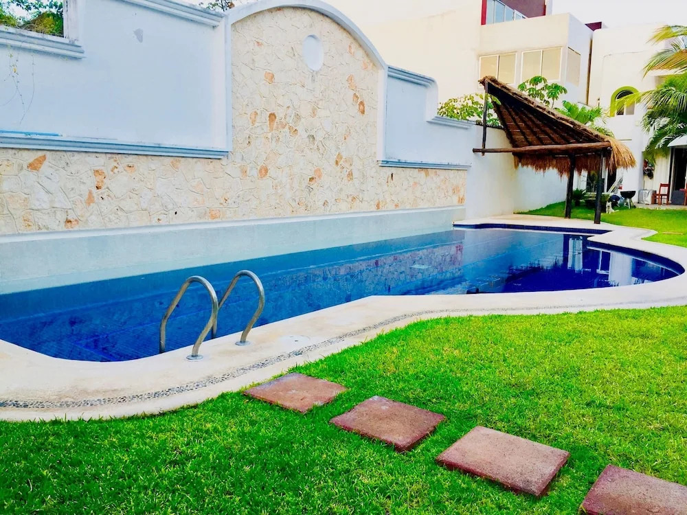 30 Pax 3 Connected Pool Villas