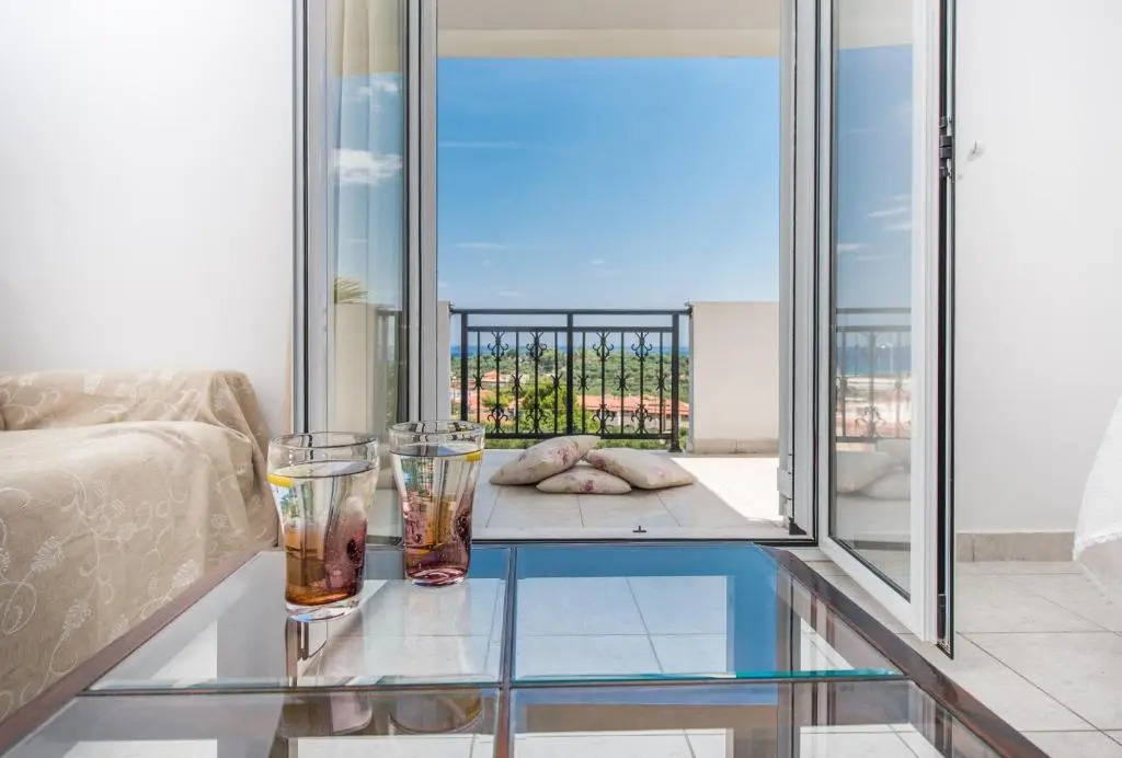 Yiannis Studios