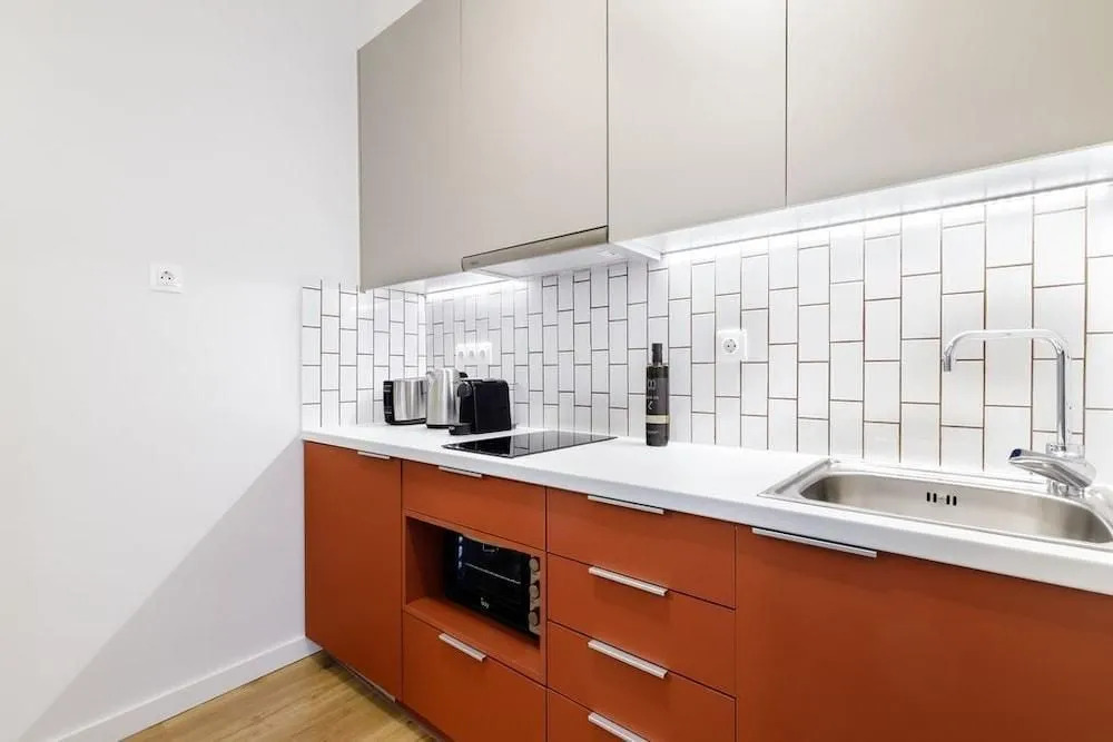 UPSTREET Hidesign Acropolis Apartment