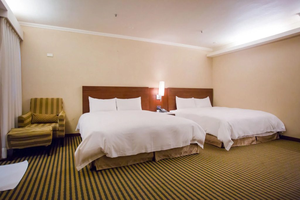 Mou Hotel Debao