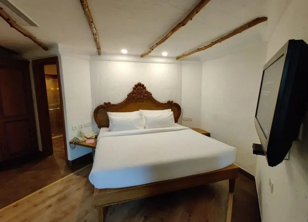 S Hotel