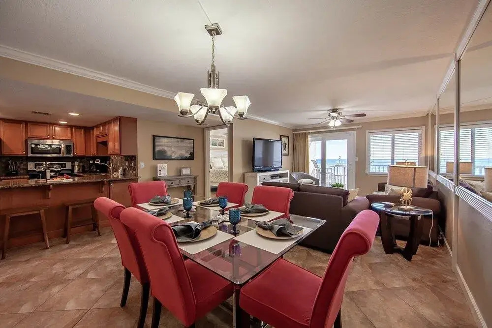 Gulf Shore Condo #304 - 2 Br condo by RedAwning