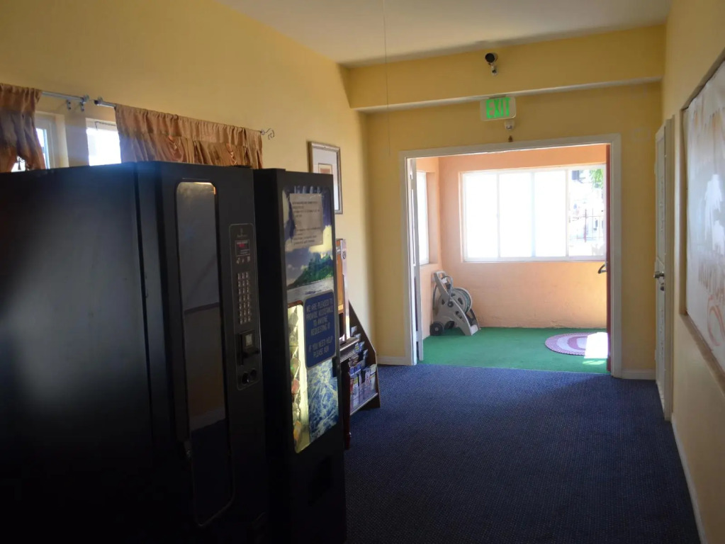 Tropicana Motel