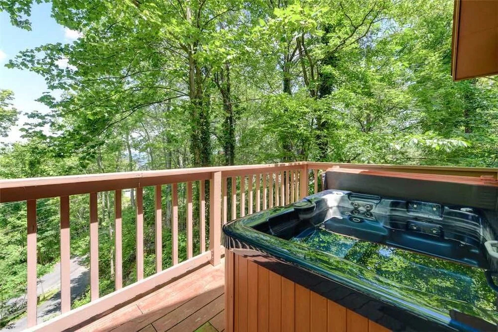 Eagles Nest II - Two Bedroom Cabin