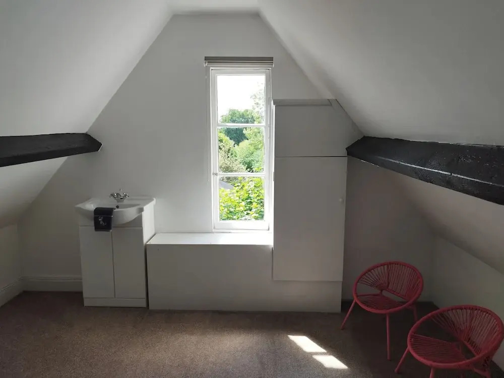 Old School House-2 Bedroom-sleeps 6-large Garden