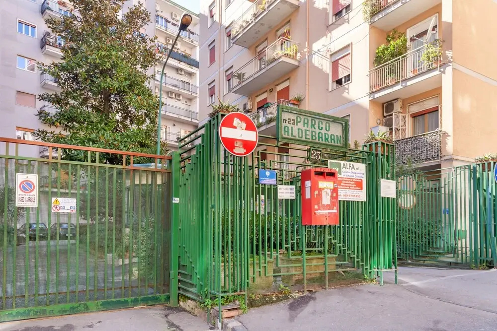 Bright flat next to the Vomero