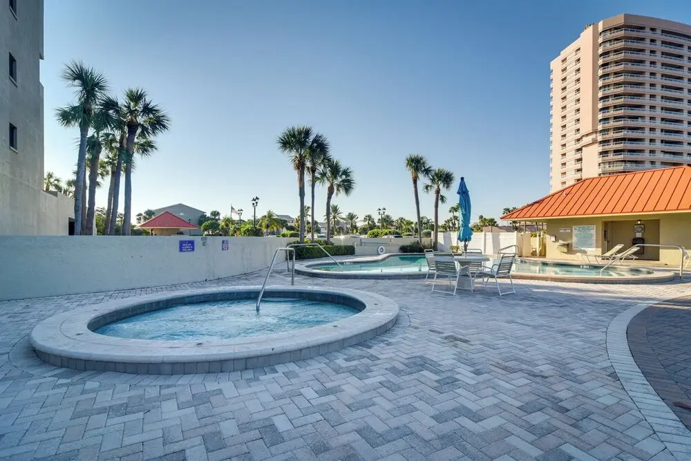 Clearwater Beachfront Condo w/ Heated Pool Access!