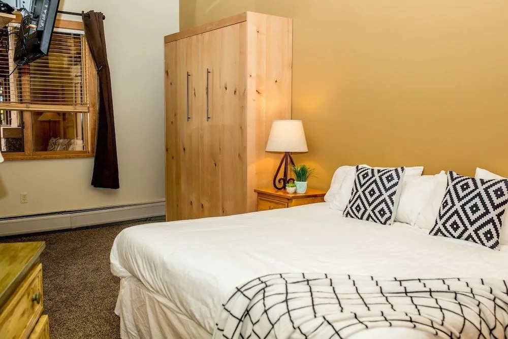 Arapahoe Lodge #8102 - 1 Br Condo