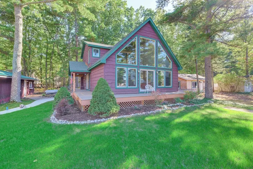 Near Beach Access: Torch Lake Cabin Retreat!