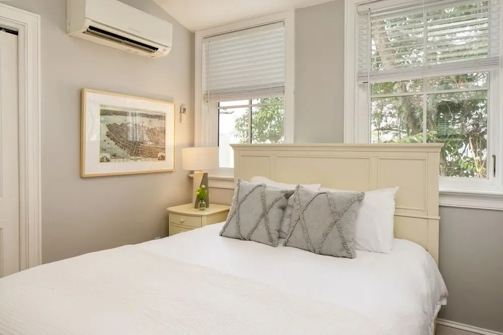 The Carriage Suite Buyout by AvantStay 2 Home Buyout w 8bdr in Historic DT w Hot Tub