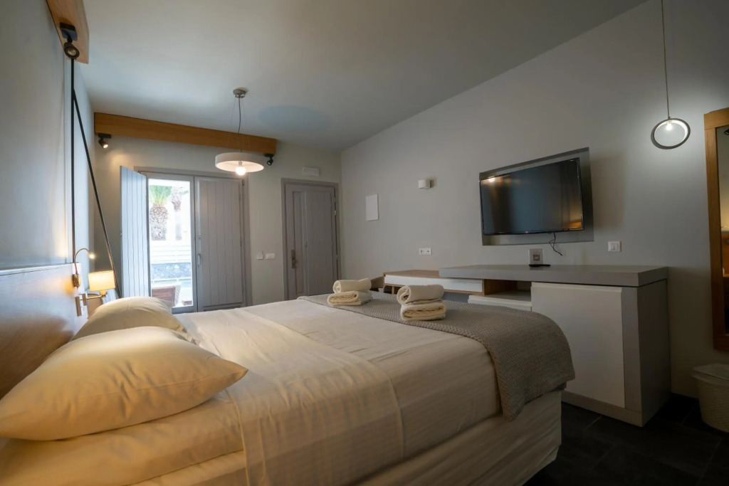 Meltemi Excelsior Suites