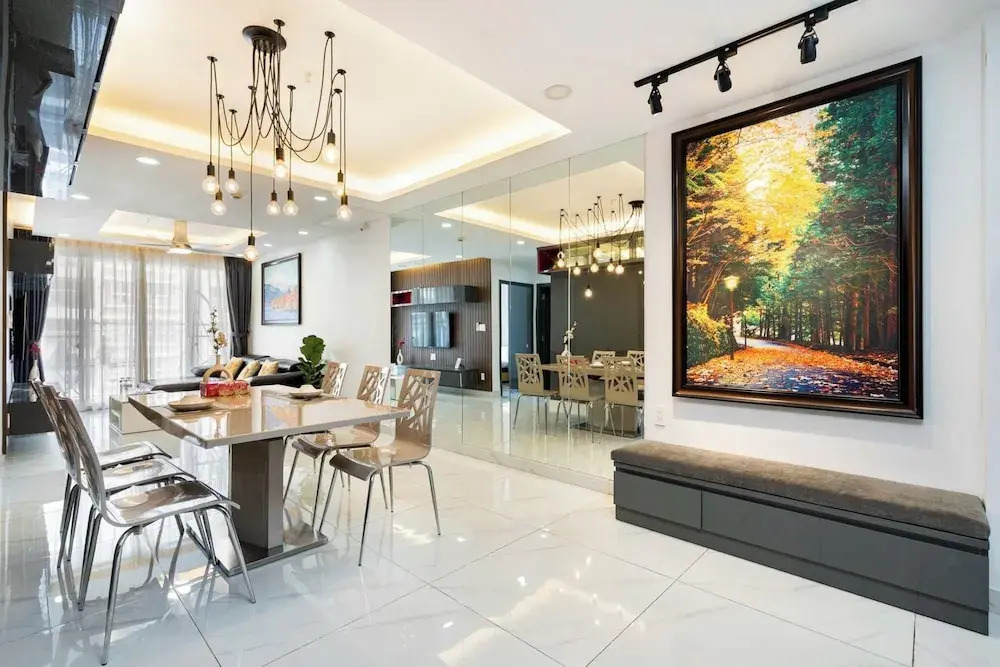 COZY 3-BR Apartment in the center of District 7