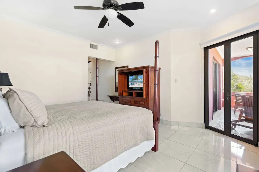 Recently Renovated Luxury Condo with Resort-Style Beach Club Access and Ocean Views