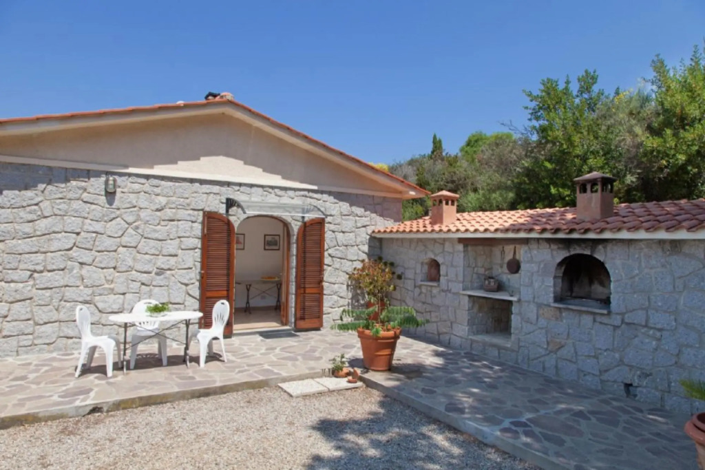 Uniquely located, quiet, facing the sea. 3 +1 pax sea 80m.-SCRITTORE VILLA