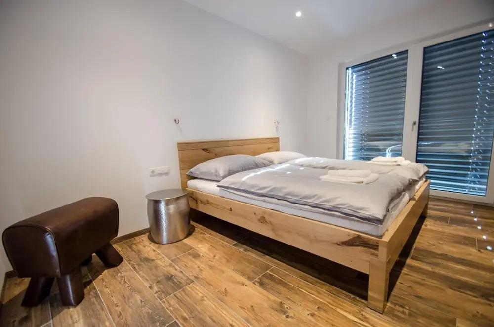 Superb Alpine Lodges Zell am See 6-8pax