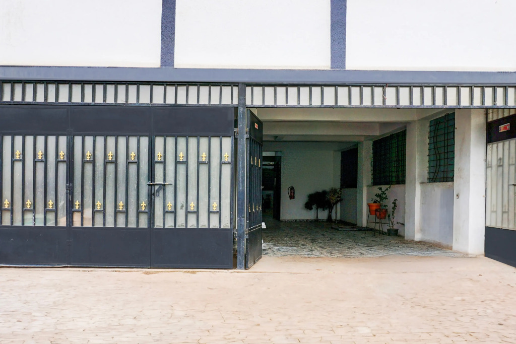 Super Hotel O Manjari Road