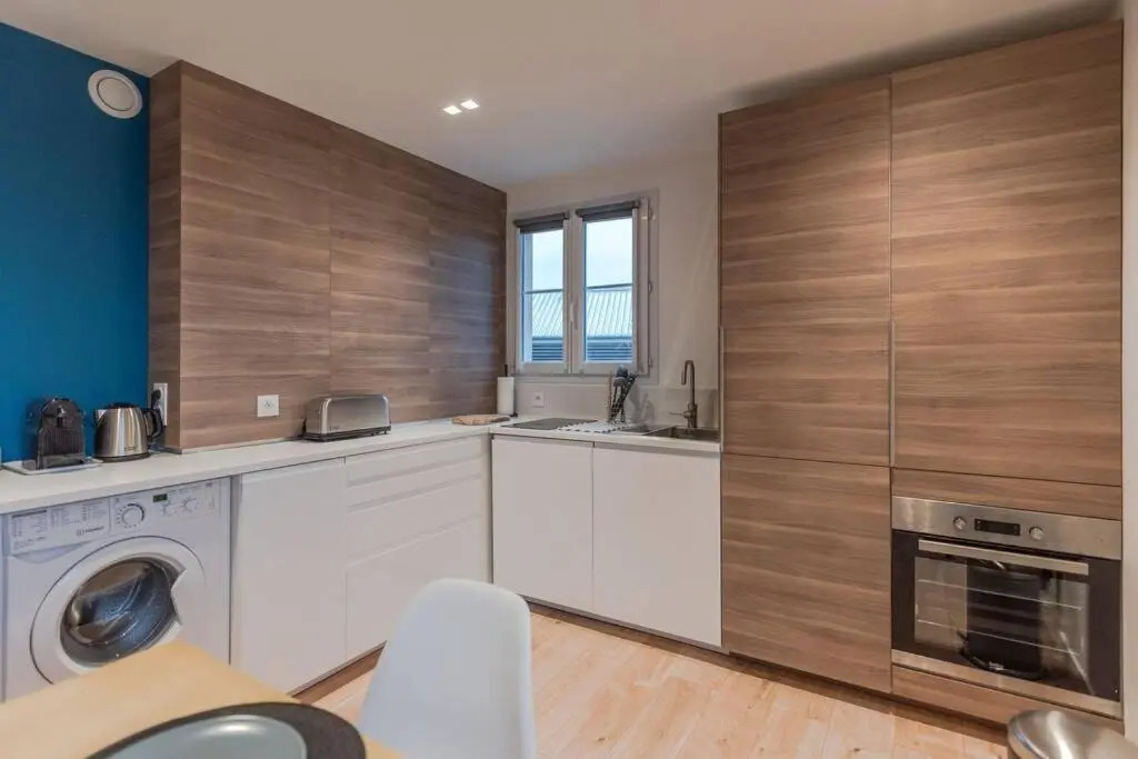 Arty Paris apartment Disneyland