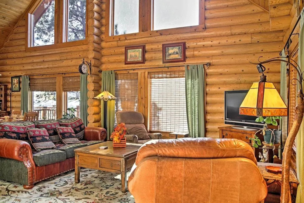 'lacy's Log Cabin' Alto Home w/ Mountain Views!