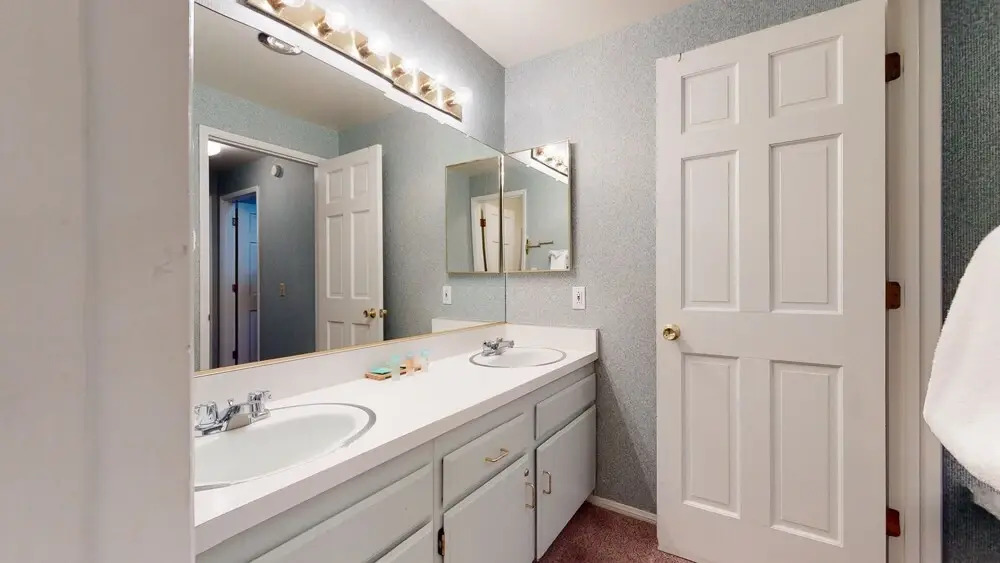 Chateau de Montagne 24 Light And Bright Condo with Private Washer Dryer Right On The Shuttle Route by RedAwning