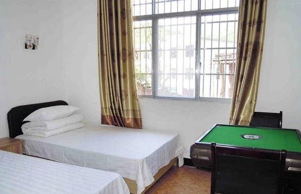 Huayun Hotel