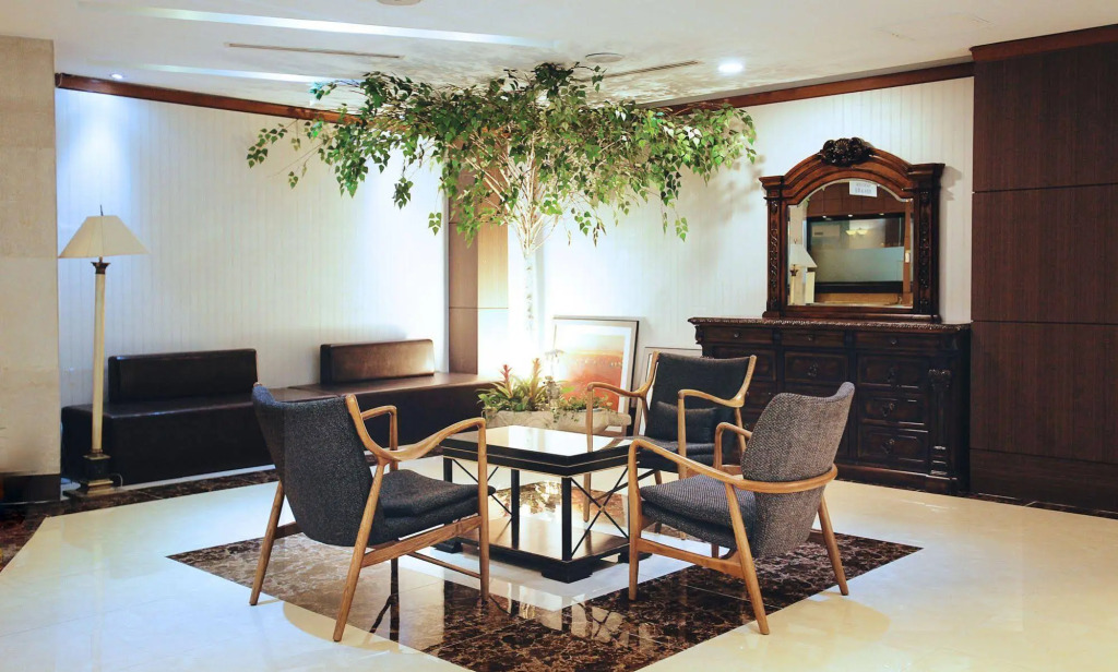 Dawn Beach Hotel