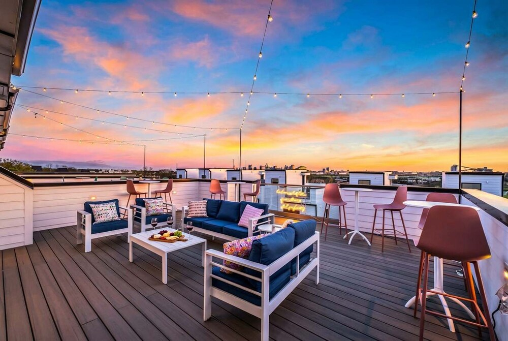 Taylor Swift Home Rooftop Hot Tub Movie Theater