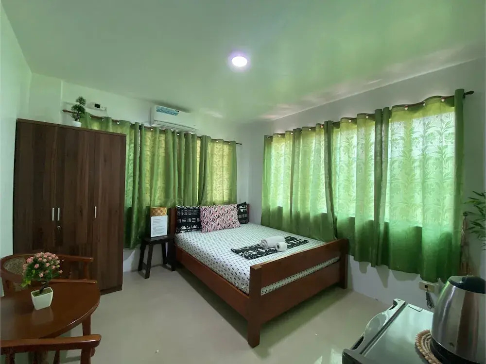 OYO 693 Titan Residence Mactan