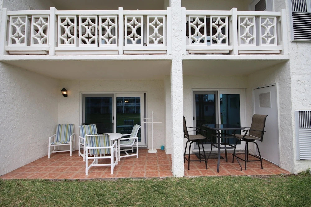 317 El Matador 2 Bedroom Condo by RedAwning