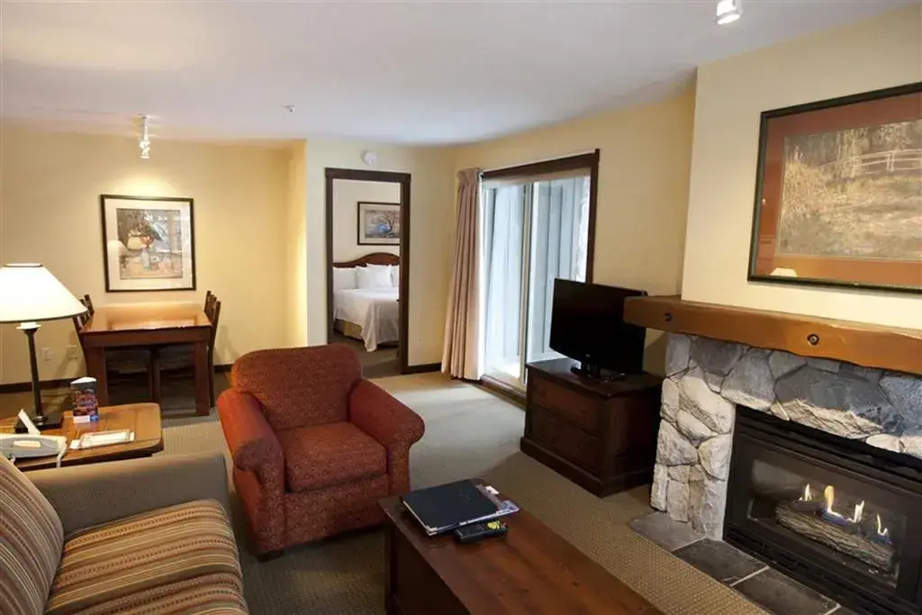 Blackcomb Springs Suites by CLIQUE