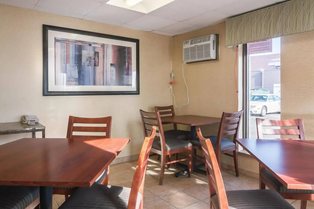 Motel 6-Madison, WI - East