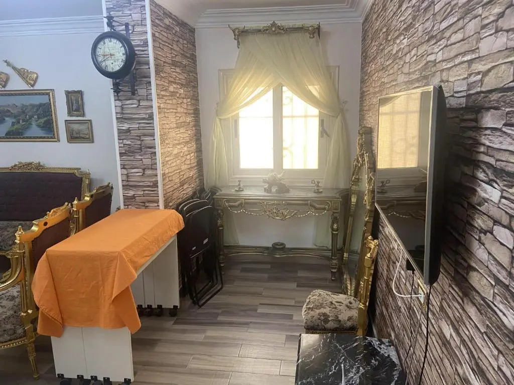 nora's apartment