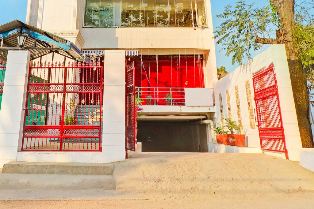 Townhouse Oak Patel Nagar Dehradun Railway Junction