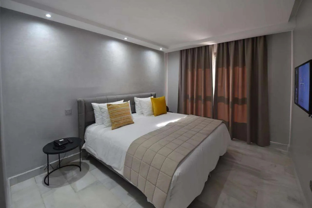 Le Yacht Suites Hotel