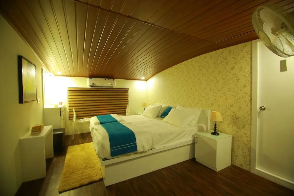 Best Kerala Houseboat
