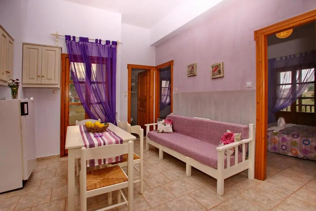 Sklavos Studios skopelos