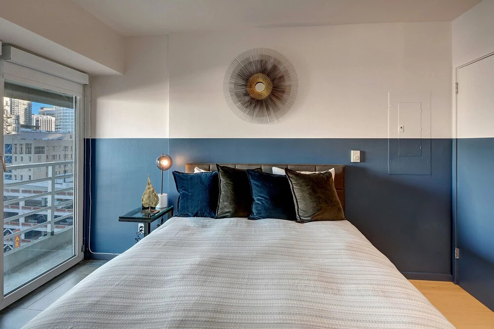 Newmark Seattle Luxury Retreat - One Bedroom Apartment with Balcony