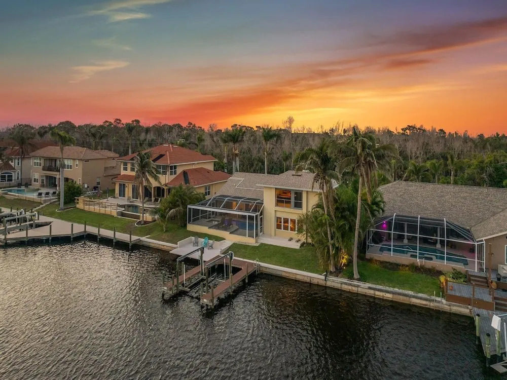 Luxurious Villa, Water Views, Heated Pool and Spa - Villa Lakeside Lookout - Roelens