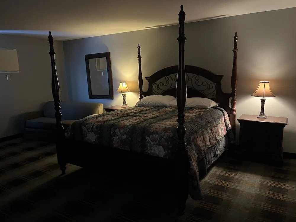 The Ridge Hotel Portage