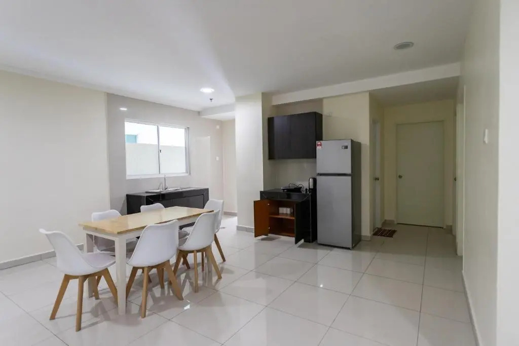 Emart Hotel (Riam)