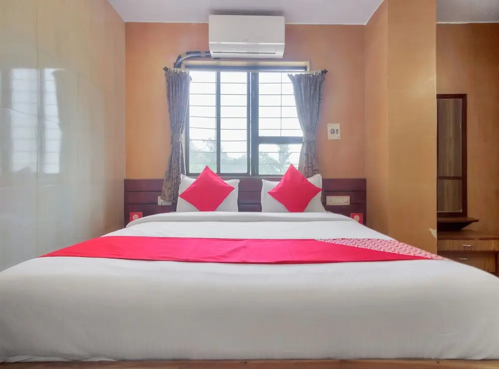 OYO 11423 Hotel Royal Darbar