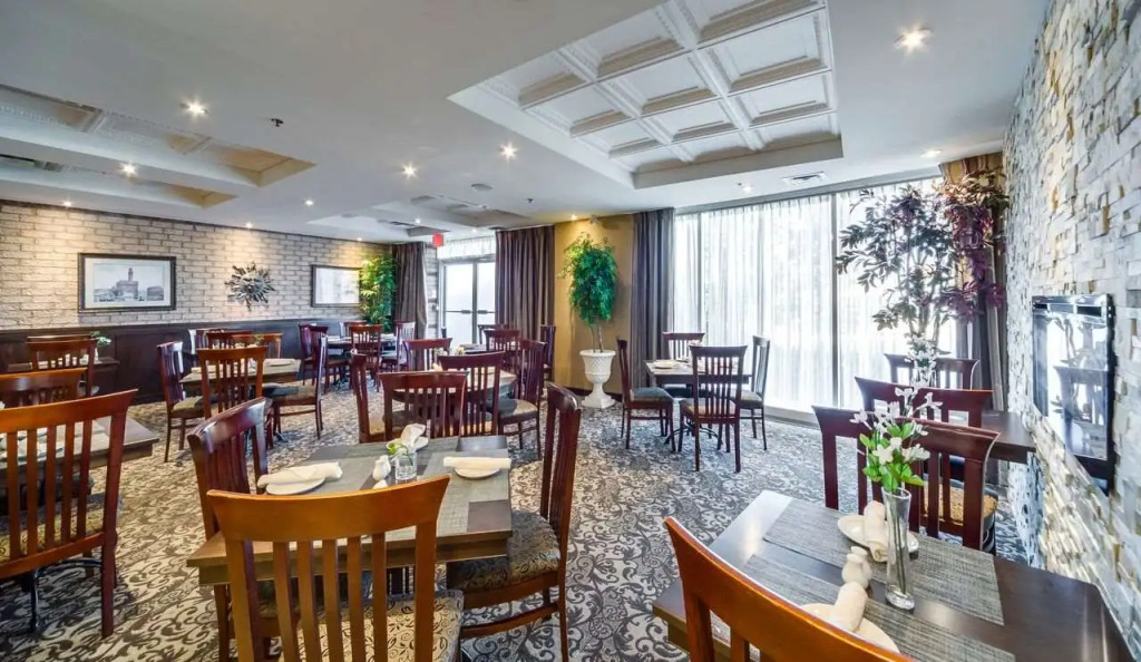 Monte Carlo Inn Airport Suites