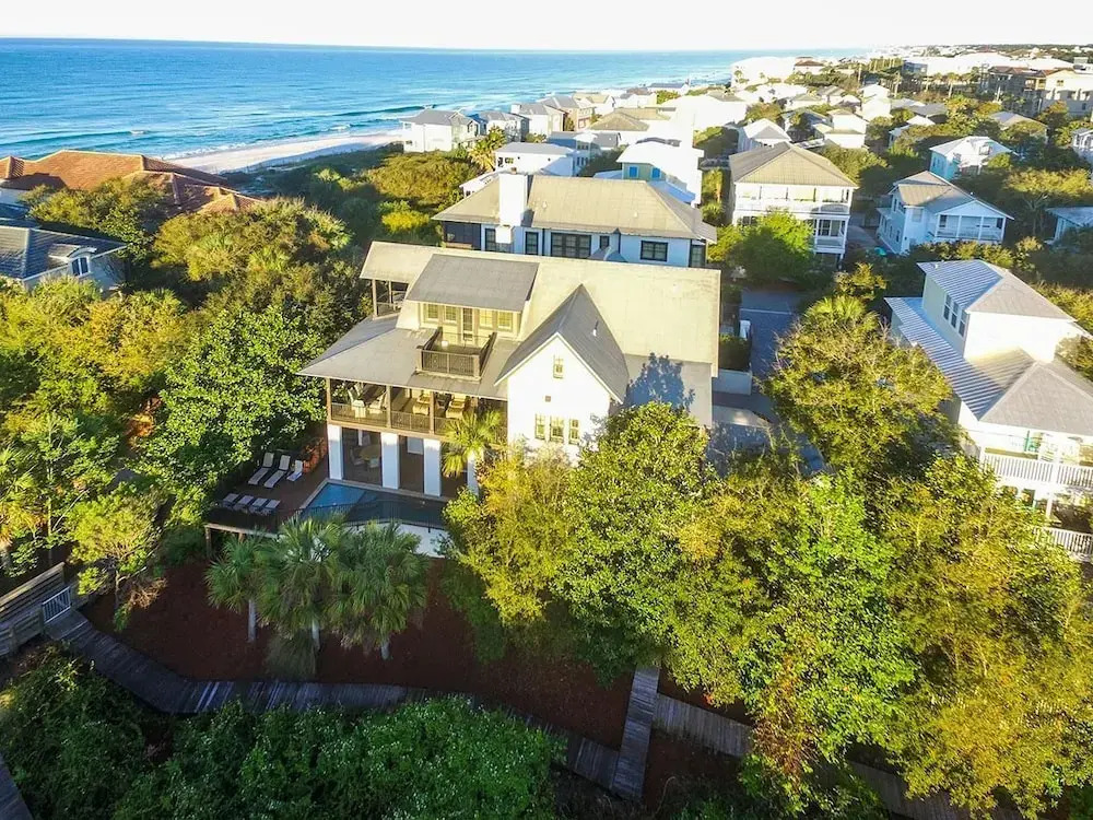 Dream Weaver 5 Bedroom Holiday Home by Five Star Properties