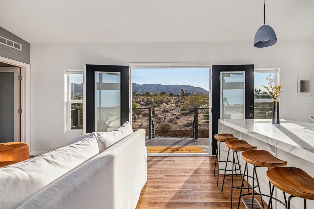 Sagebrush Bungalow - Modern Retreat W/hot Tub, Fire Pit And Bbq! 2 Bedroom Home by RedAwning