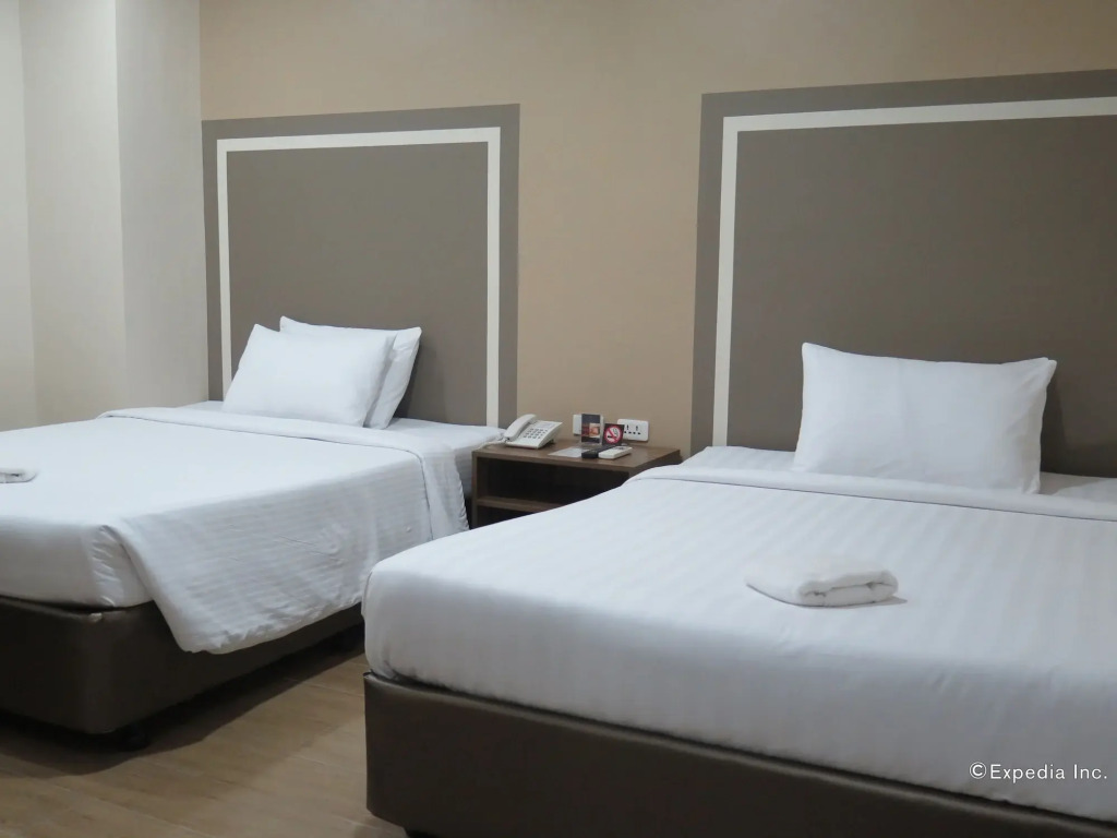 S Hotel & Residences